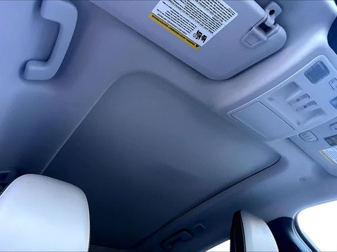 Certified 2023 Ford Escape SE w/ PHEV Premium Package image 13