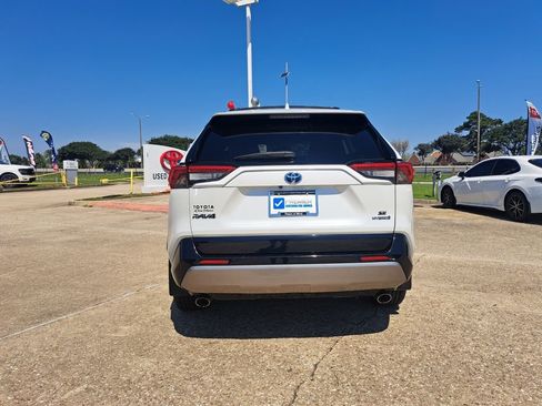 Used 2023 Toyota RAV4 SE AWD/4WD image 5