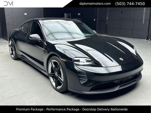 Used 2020 Porsche Taycan 4S w/ Premium Package image 9