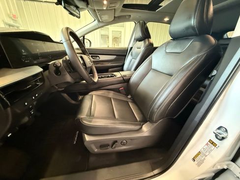 Used 2025 Nissan Murano SL AWD/4WD image 17