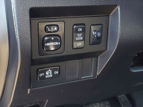 Used 2014 Toyota Tundra SR5 w/ TRD Off Road Package AWD/4WD image 9
