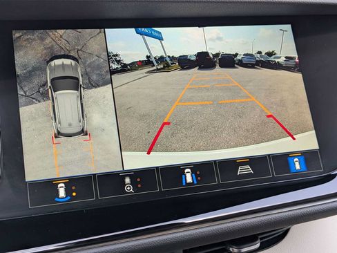 Used 2023 Buick Envision Avenir AWD/4WD image 31