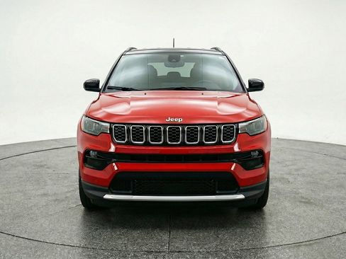 Used 2025 Jeep Compass Limited AWD/4WD image 2