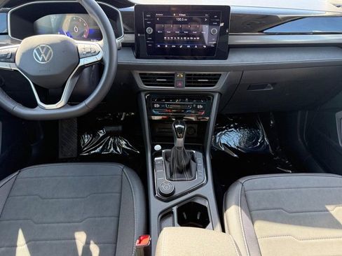 New 2026 Volkswagen Taos SE AWD/4WD image 6