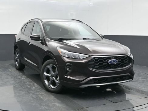 Used 2023 Ford Escape ST-Line Select w/ Tech Pack #1 image 2