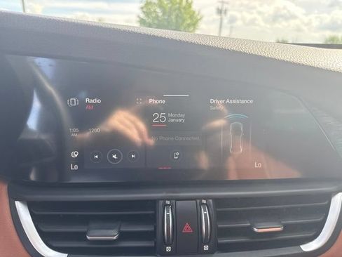 Used 2020 Alfa Romeo Giulia AWD w/ Cold Weather Package image 23