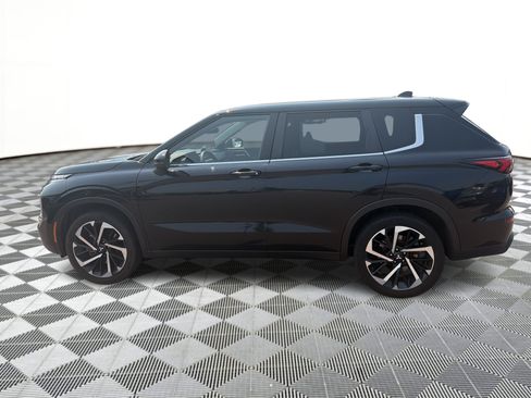 Used 2022 Mitsubishi Outlander ES AWD/4WD image 2