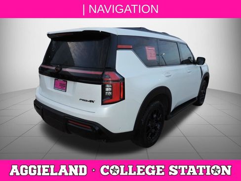 Certified 2025 Nissan Armada PRO-4X image 4