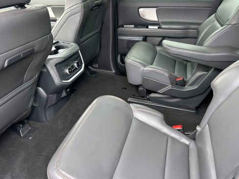 Used 2025 Ford Expedition Active AWD/4WD image 11