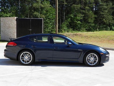 Used 2014 Porsche Panamera 4 AWD/4WD image 32