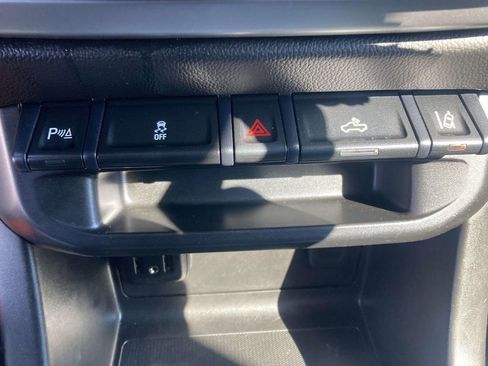 Used 2022 Chevrolet Colorado LT w/ Fleet Safety Package image 23