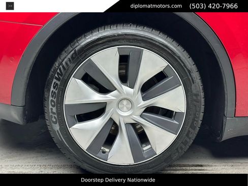 Used 2021 Tesla Model Y Long Range image 30