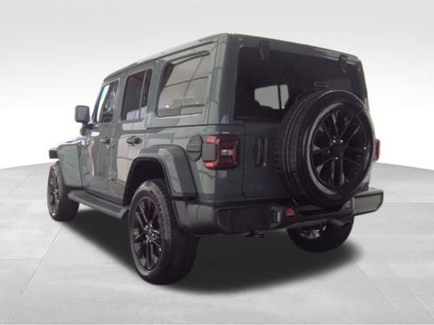 Used 2025 Jeep Wrangler Unlimited Sahara w/ Safety Group AWD/4WD image 7