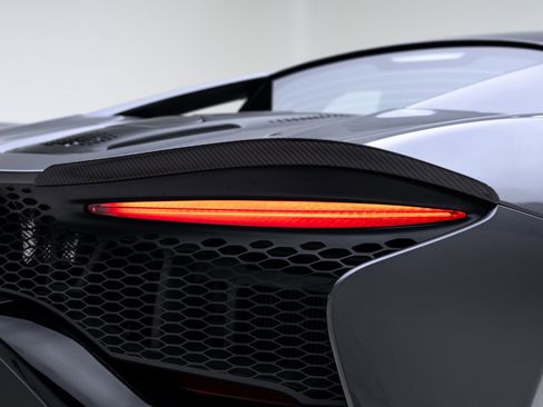 Used 2023 McLaren Artura RWD image 34