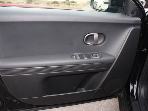 Used 2025 Hyundai Ioniq 5 SE image 23