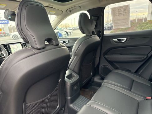Certified 2024 Volvo XC60 T8 Ultimate w/ Protection Package Premier image 31