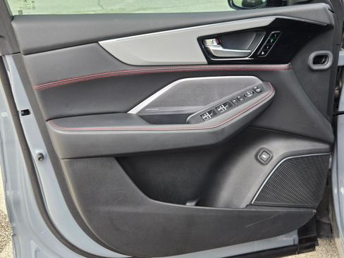 Used 2025 Acura MDX A-Spec image 8