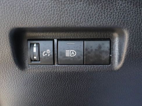 Used 2025 Toyota RAV4 XLE AWD/4WD image 15