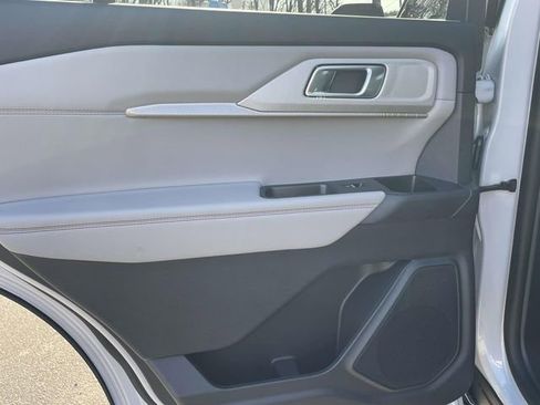 New 2026 Ford Explorer Active w/ Active Comfort Package image 10