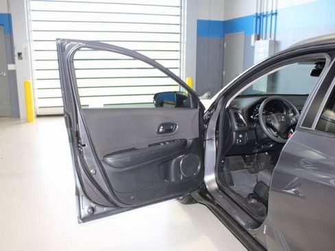 Used 2019 Honda HR-V EX image 6