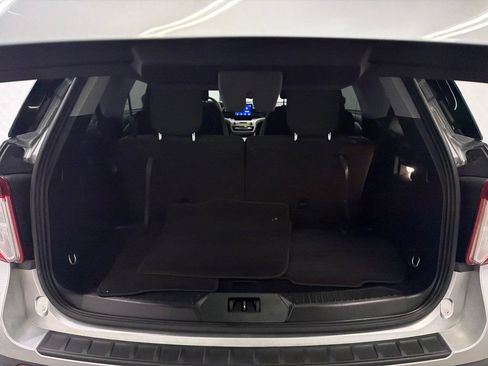 Used 2024 Ford Explorer XLT RWD image 19