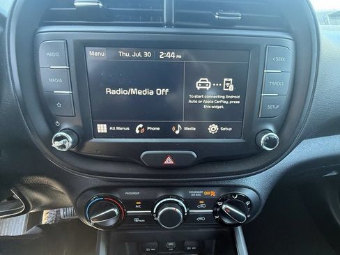 Used 2025 Kia Soul LX w/ LX Technology Package FWD image 7