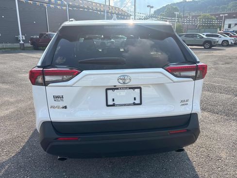 Used 2025 Toyota RAV4 XLE AWD/4WD image 5