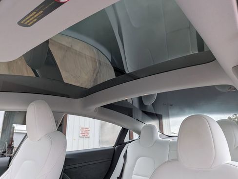 Used 2023 Tesla Model 3 Performance image 17