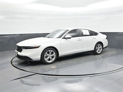 Used 2025 Honda Accord LX image 1