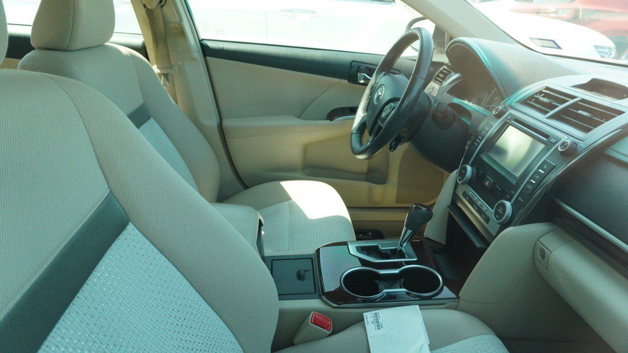 Used 2012 Toyota Camry XLE w/ Convenience Pkg FWD image 9
