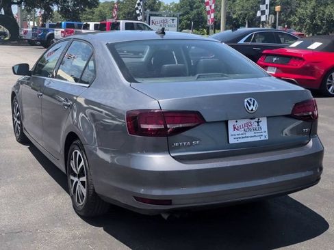 Used 2017 Volkswagen Jetta SE FWD image 7