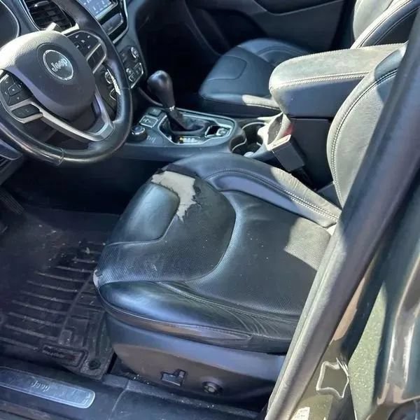 Used 2019 Jeep Cherokee Limited AWD/4WD image 10