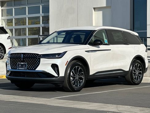 New 2026 Lincoln Nautilus Premier image 7