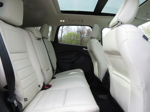 Used 2018 Ford Escape SEL w/ Ford Safe & Smart Package AWD/4WD image 16