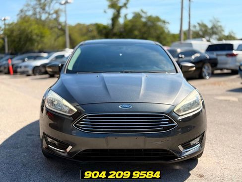Used 2017 Ford Focus Titanium FWD image 11