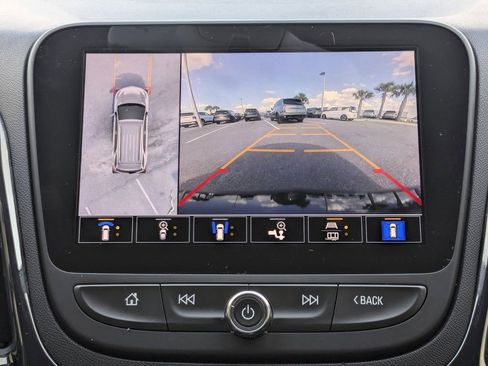 Certified 2023 Chevrolet Equinox RS FWD image 24
