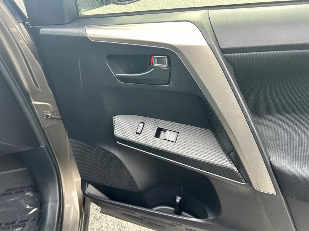 Used 2013 Toyota RAV4 XLE AWD/4WD image 24