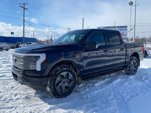Used 2023 Ford F150 Lightning Lariat image 8