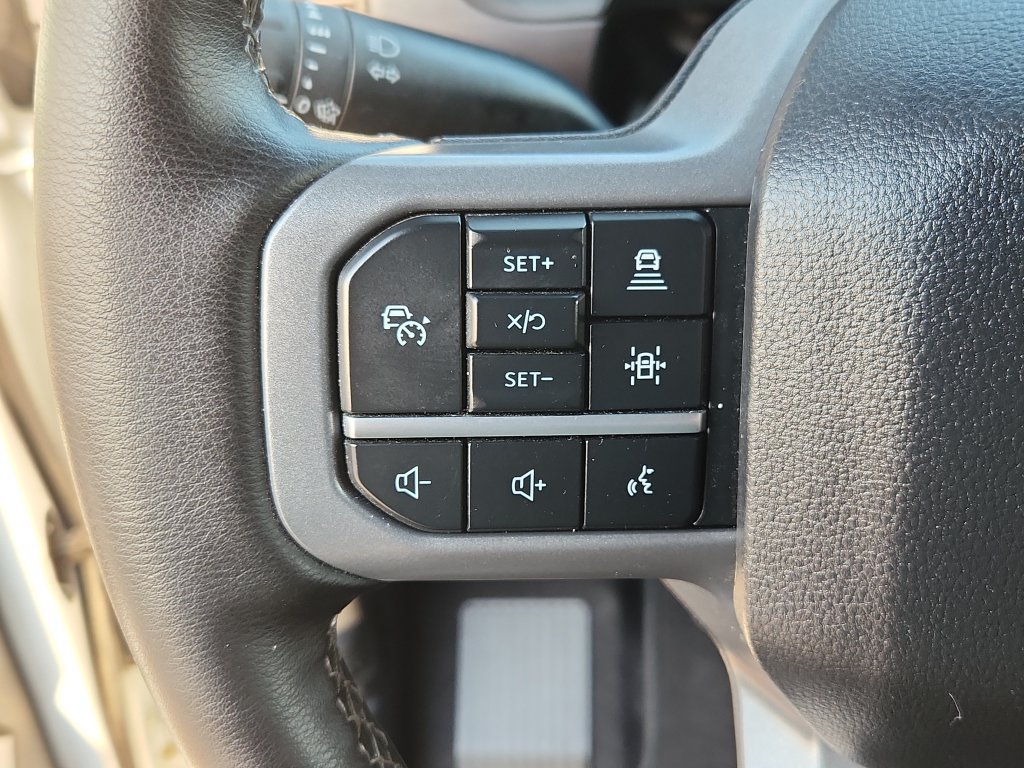 Used 2025 Ford F150 Lariat AWD/4WD image 23
