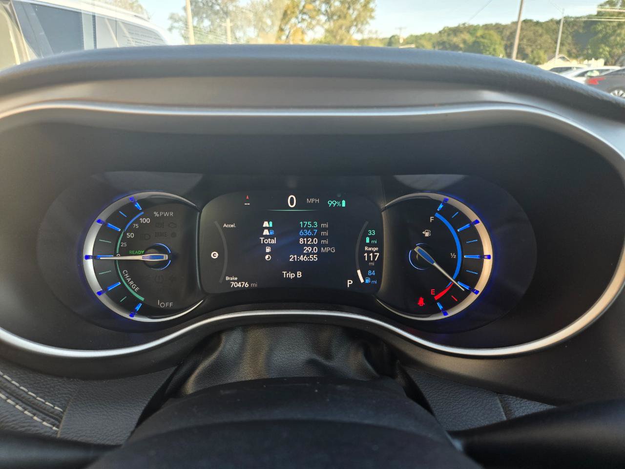 Used 2024 Chrysler Pacifica Limited FWD image 13