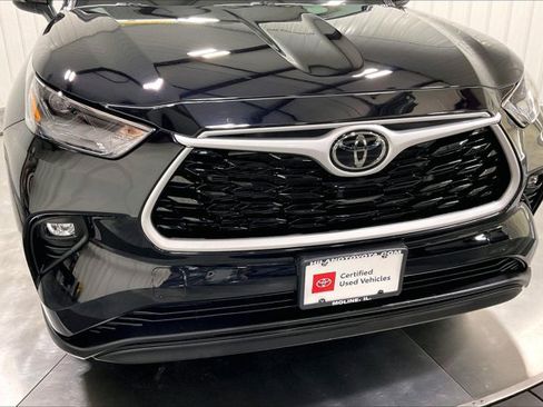 Certified 2024 Toyota Highlander XLE image 32
