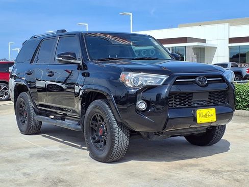 Used 2021 Toyota 4Runner SR5 Premium w/ Moonroof Package AWD/4WD image 4