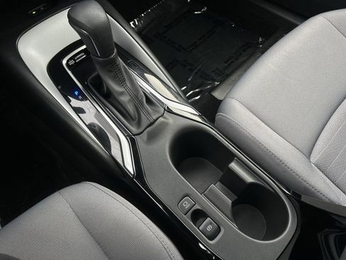 Certified 2024 Toyota Corolla SE w/ SE Package image 20