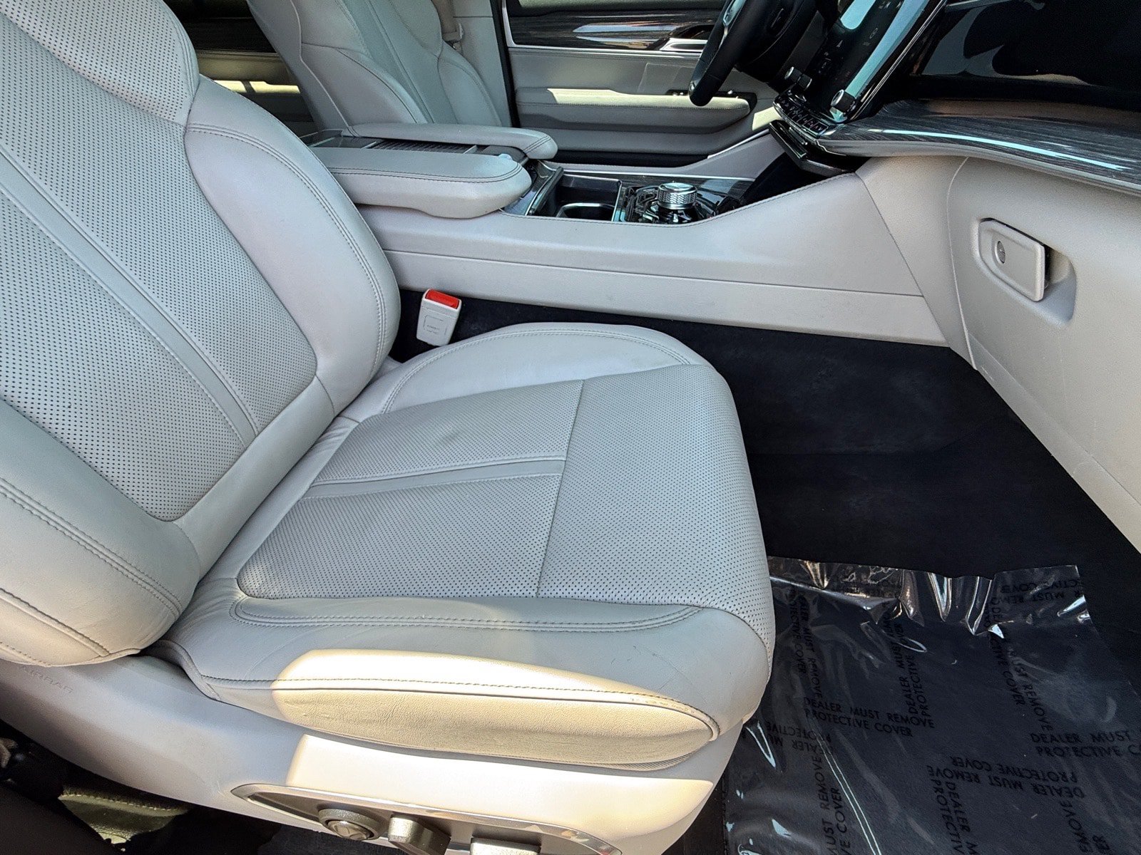 Used 2022 Jeep Wagoneer Series III AWD/4WD image 10