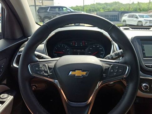 Used 2018 Chevrolet Equinox LT FWD image 19