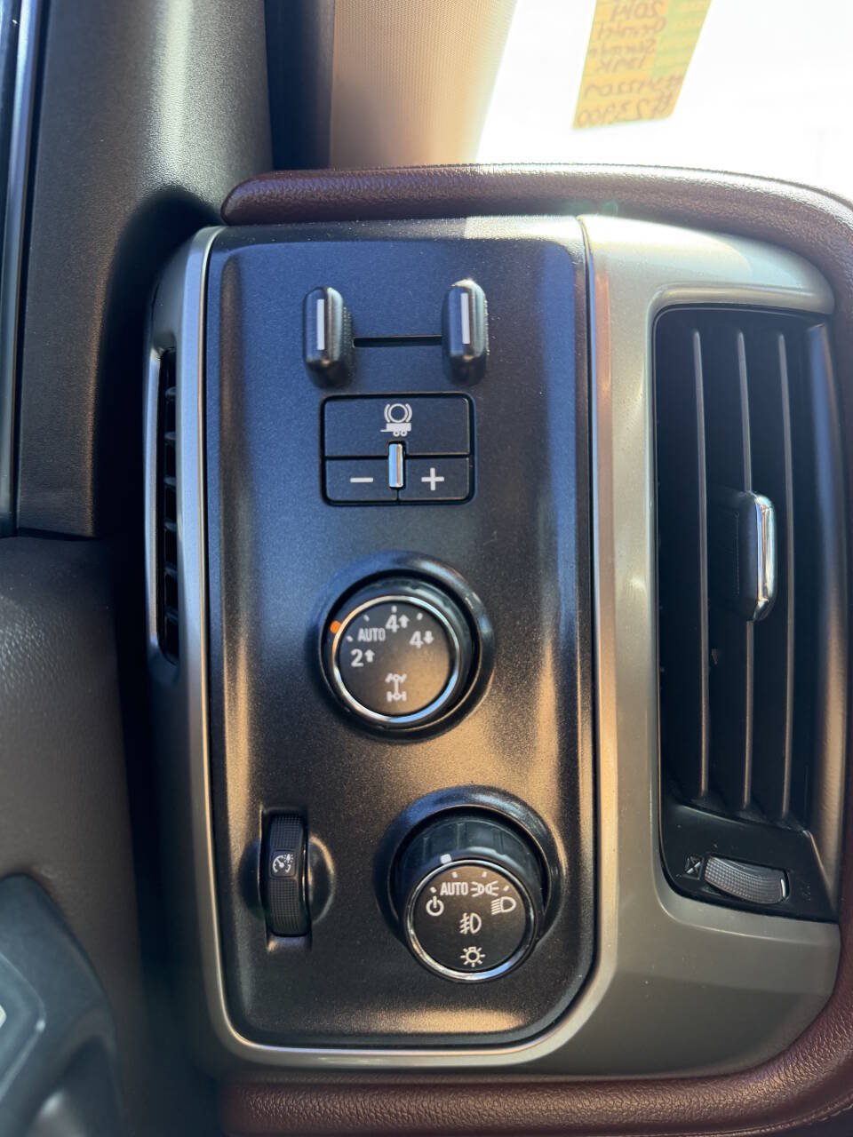 Used 2014 Chevrolet Silverado 1500 High Country w/ High Country Premium Package AWD/4WD image 18