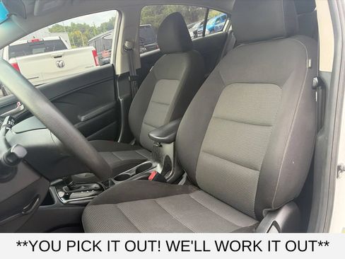 Used 2017 Kia Forte LX FWD image 10
