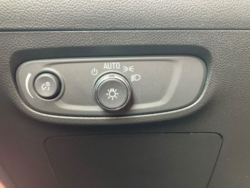 Used 2025 Buick Encore GX Avenir w/ Avenir Technology Package FWD image 15