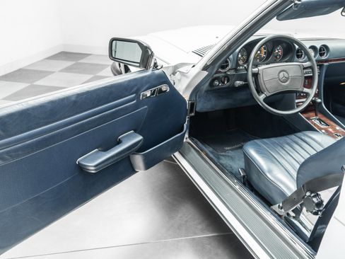 Used 1987 Mercedes-Benz 560 SL image 22