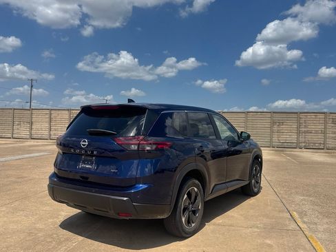Used 2025 Nissan Rogue SV AWD/4WD image 20